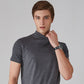 Herren-T-Shirt mit Stehkragen und schmaler Passform